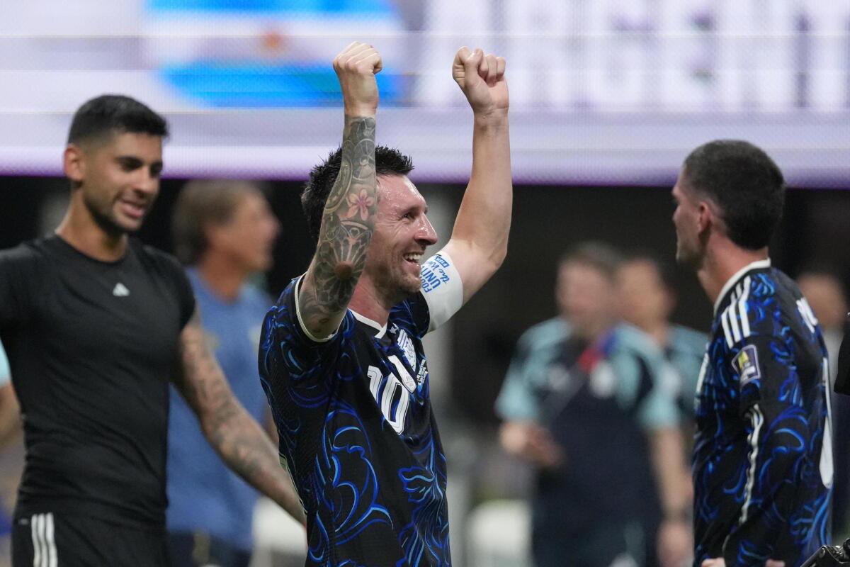 Lionel Messi celebra el triunfo de Argentina ante Inglaterra en la semifinal del Mundial 2026.