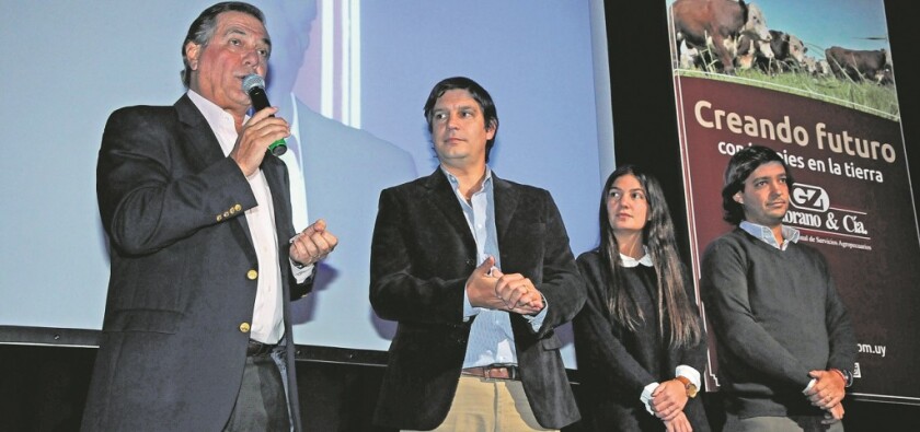 Conferencia Creando futuro con los pies en la tierra, organizada por Zambrano y Cia. en sus oficinas, Mvdeo., ND 20160829, foto Ariel Colmegna