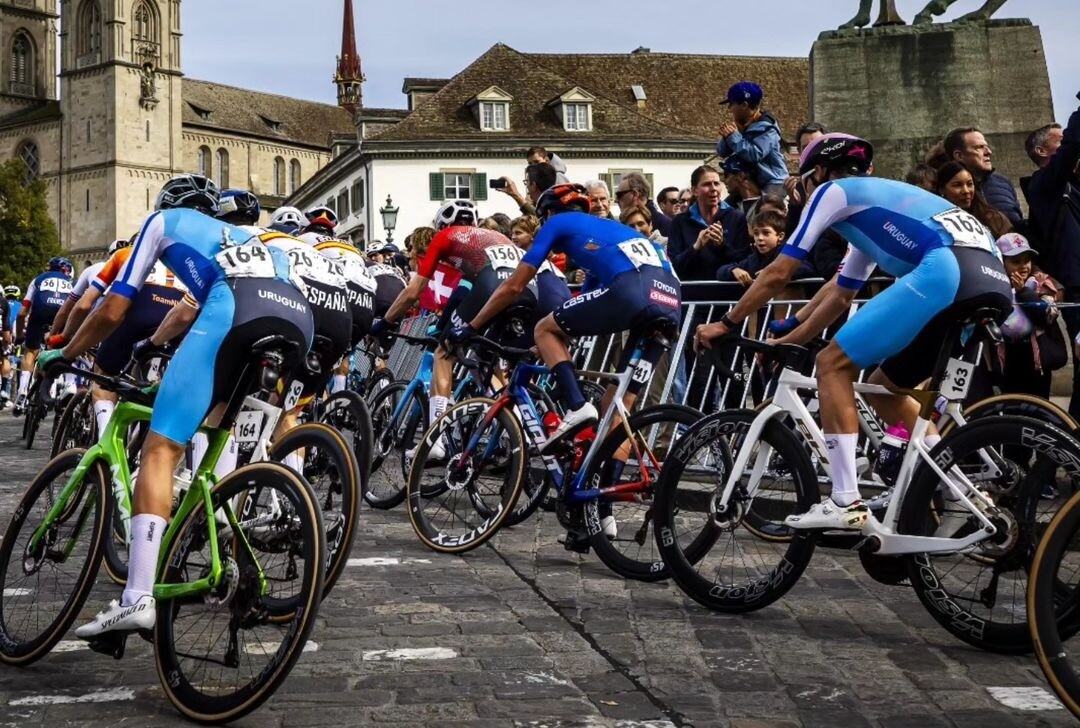 Thomas Silva y Eric Fagúndez en el Mundial de Ciclismo en Ruta de Zúrich 2024 con Uruguay