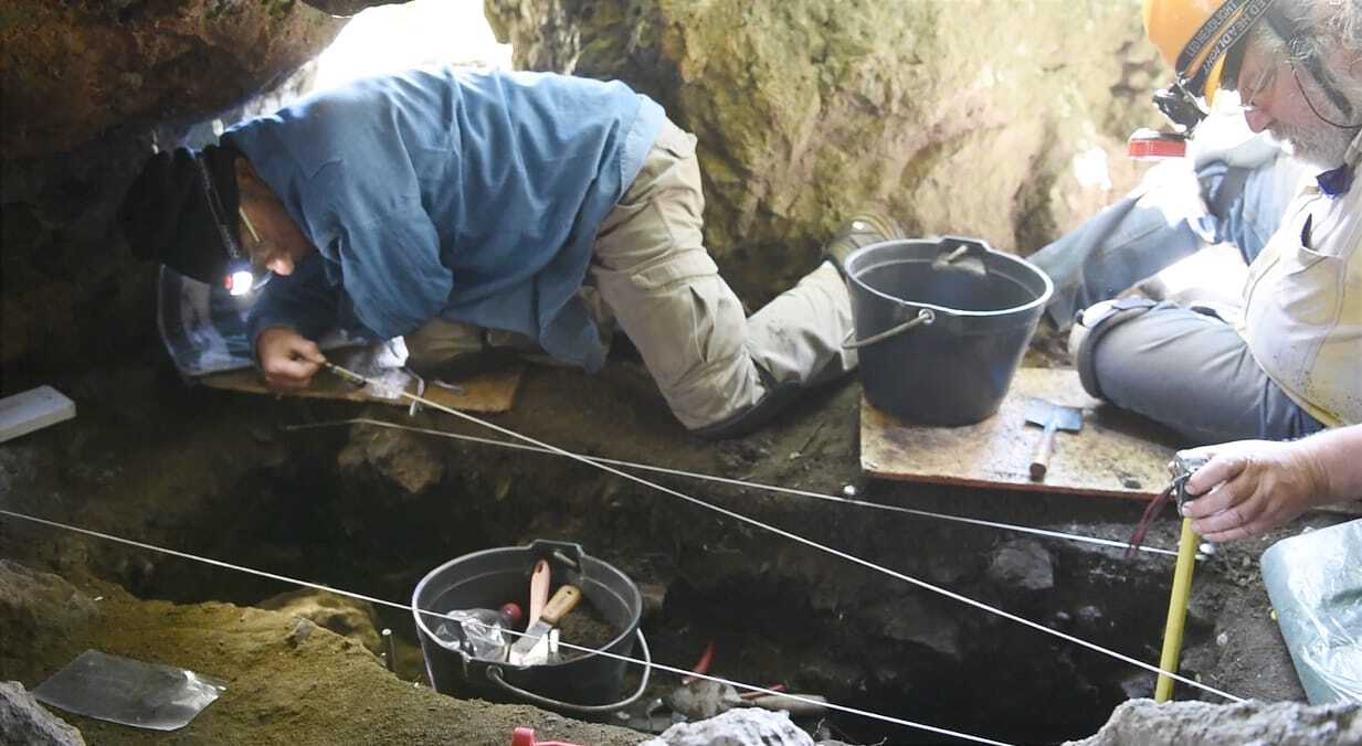 Cueva amarilla en Lavalleja.jpg