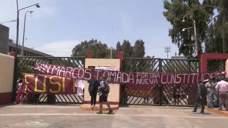 Universidad San Marcos se convierte en albergue de manifestantes en Lima