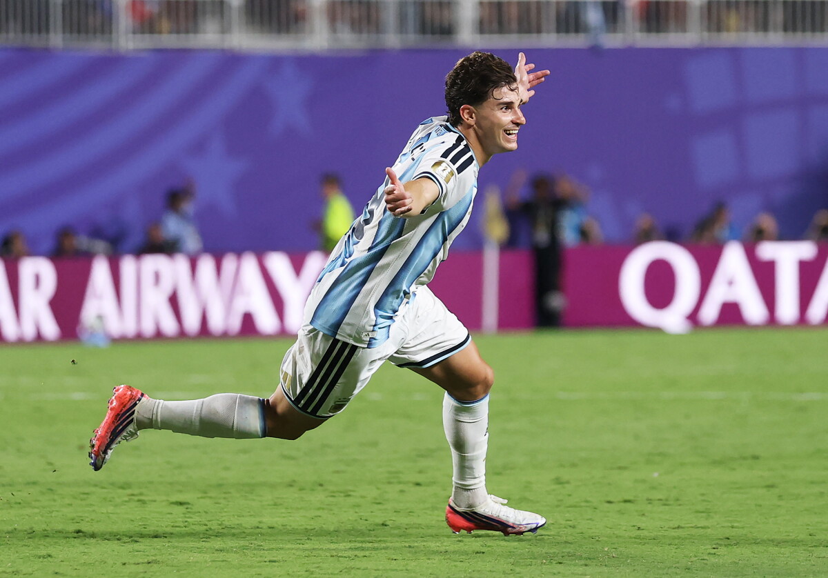 Julián Álvarez festeja su golazo ante Suiza por los cuartos de final del Mundial 2026.