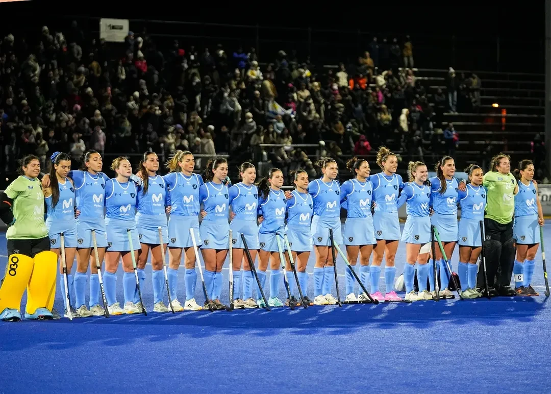 Las Cimarronas en la previa al partido frente a Paraguay por la Copa Panamericana en Cancha Celeste.