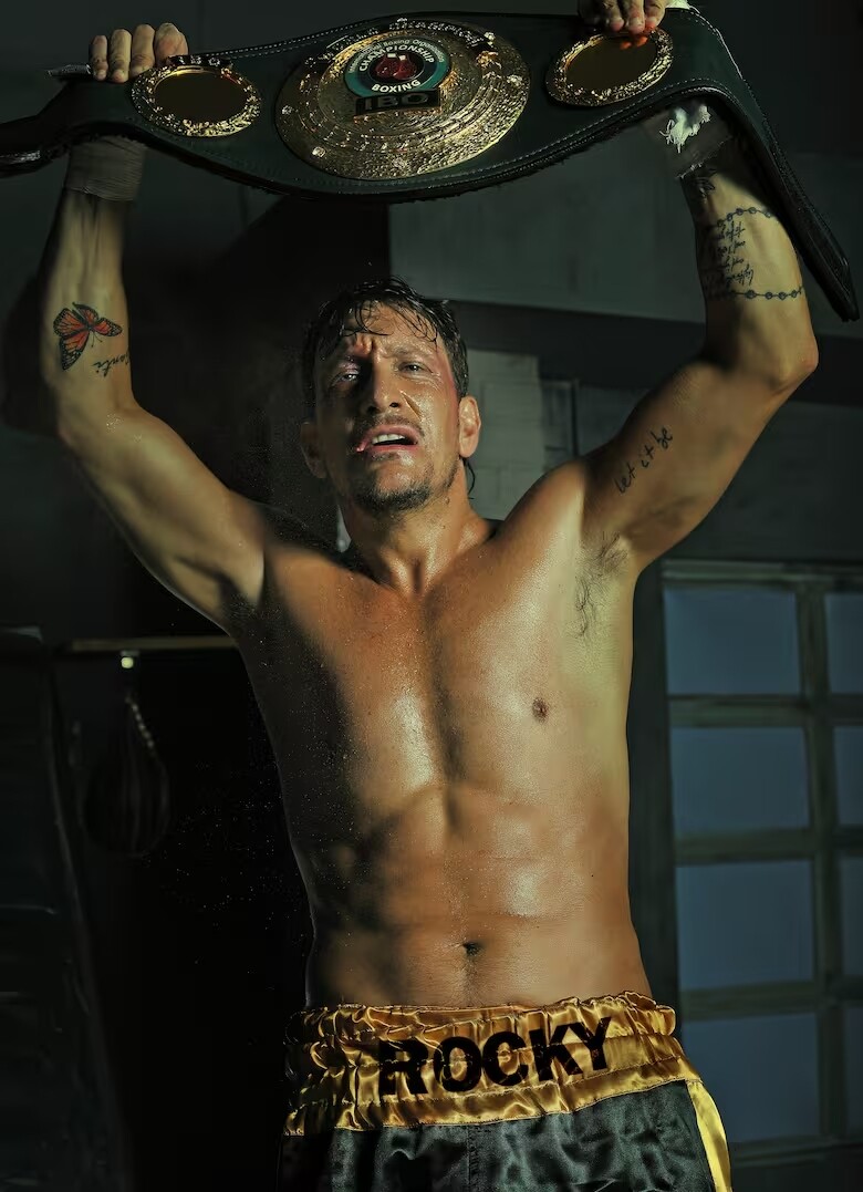 Imagen promocional de Nicolás Vázquez para la obra "Rocky".