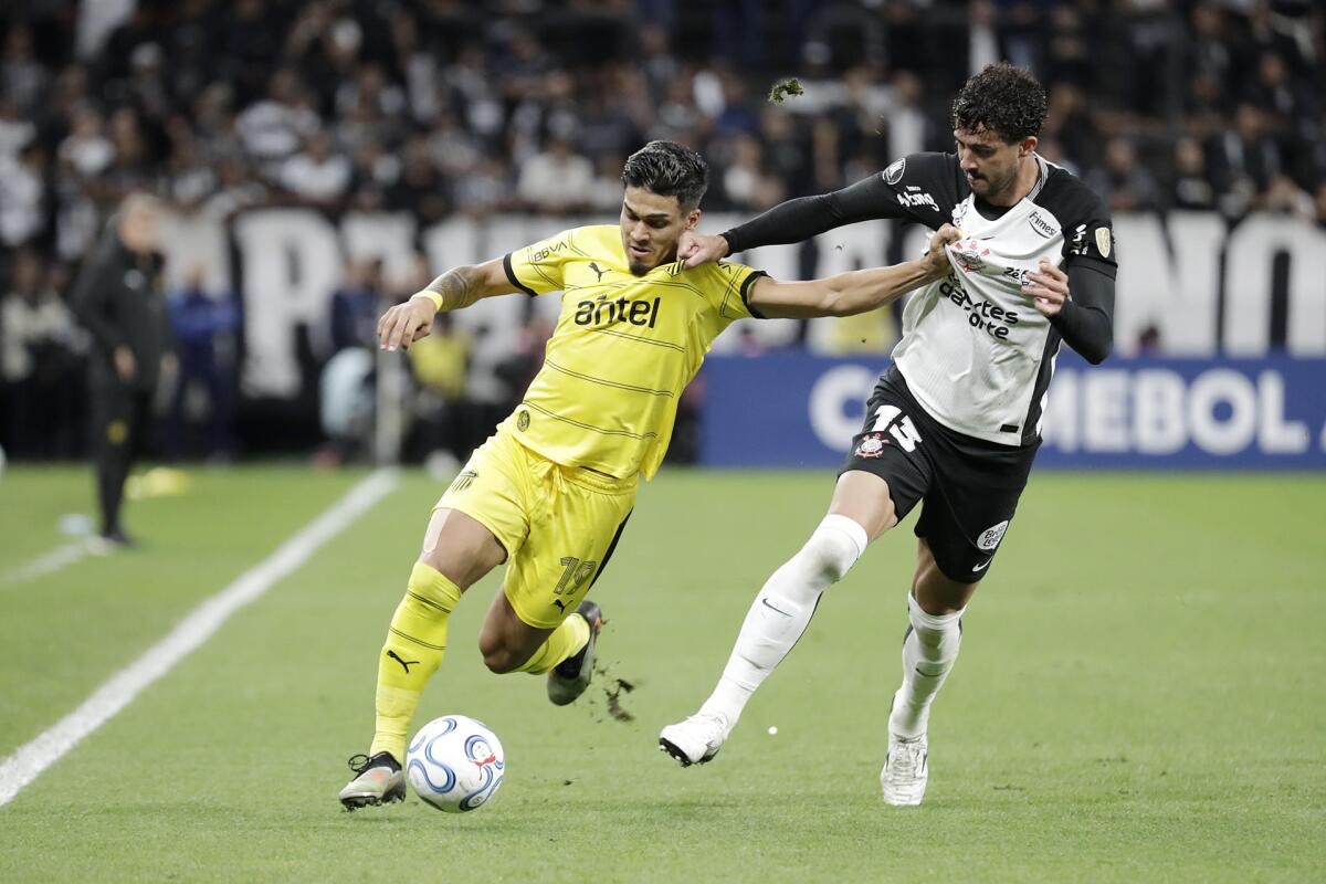 AREZO EXPLOTA: "Estamos pasando un momento de mierda