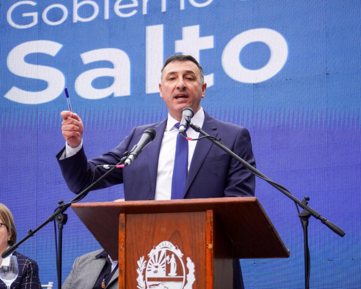 Carlos Albisu, intendente de Salto.