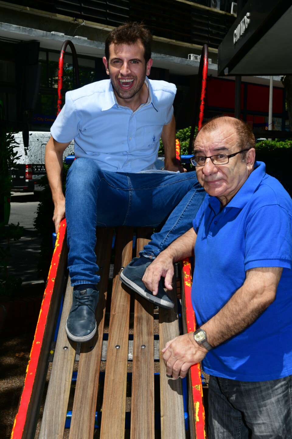 "Bananita" González junto a su hijo Gastón "Rusito" González.