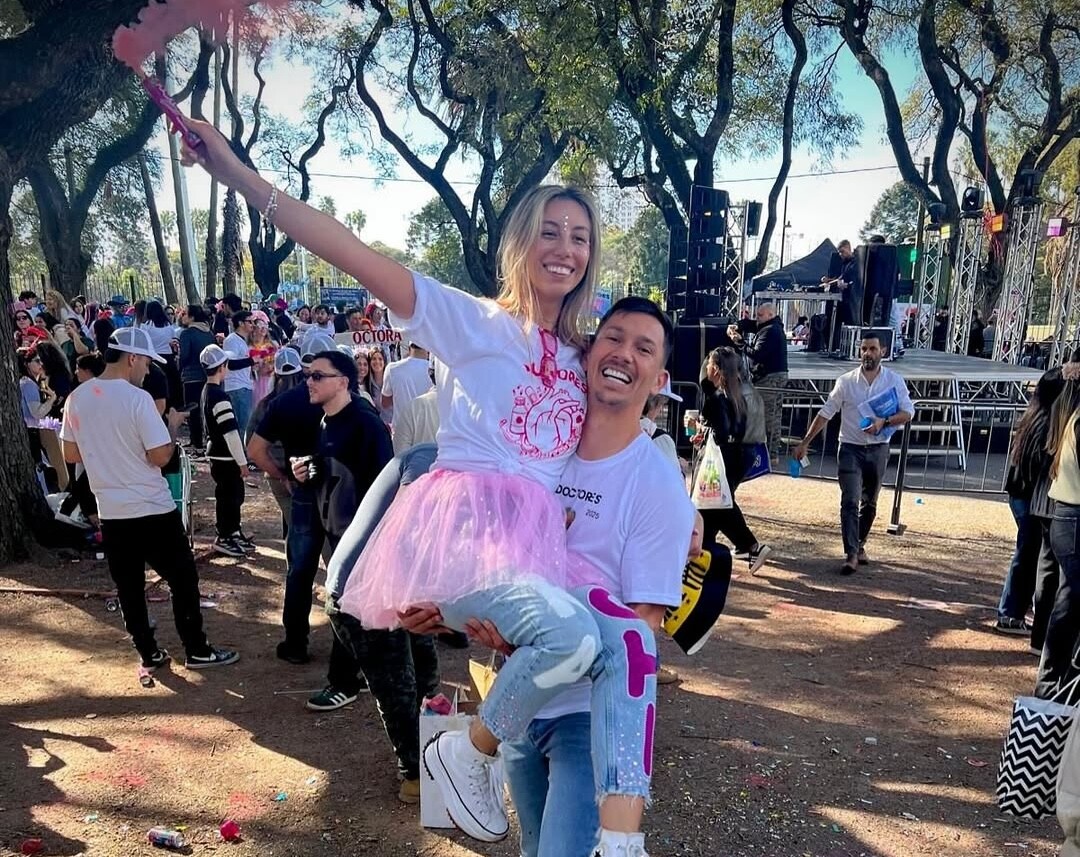 Mechi Carrau, pareja de Maxi Silvera, se recibió de médica