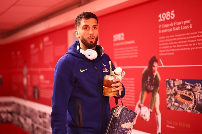 Rodrigo Bentancur en la previa a Mónaco-Tottenham.