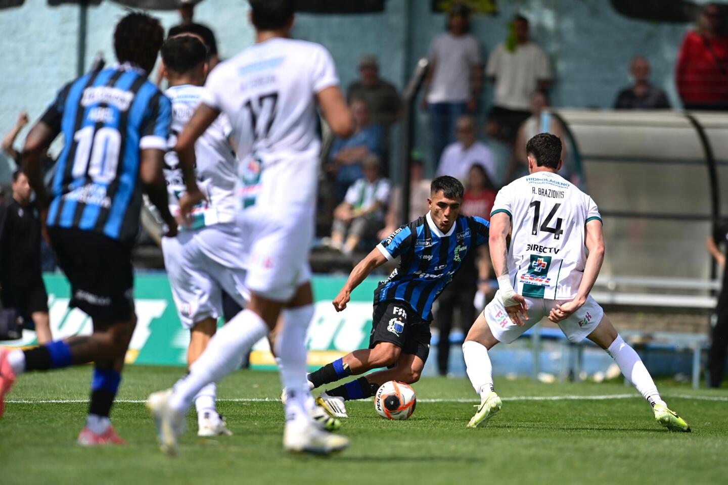 Nicolás Vallejo alude a Brazionis en Liverpool vs. Racing.