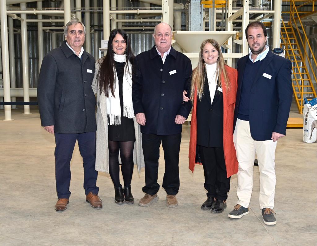 Grupo Rava inauguró su planta de elaboración de alimentos para mascotas ...