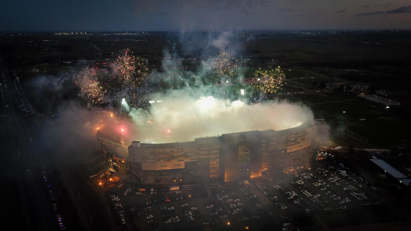 El Estadio Campeón del Siglo en la previa del partido entre Peñarol y Flamengo por la Copa Libertadores.