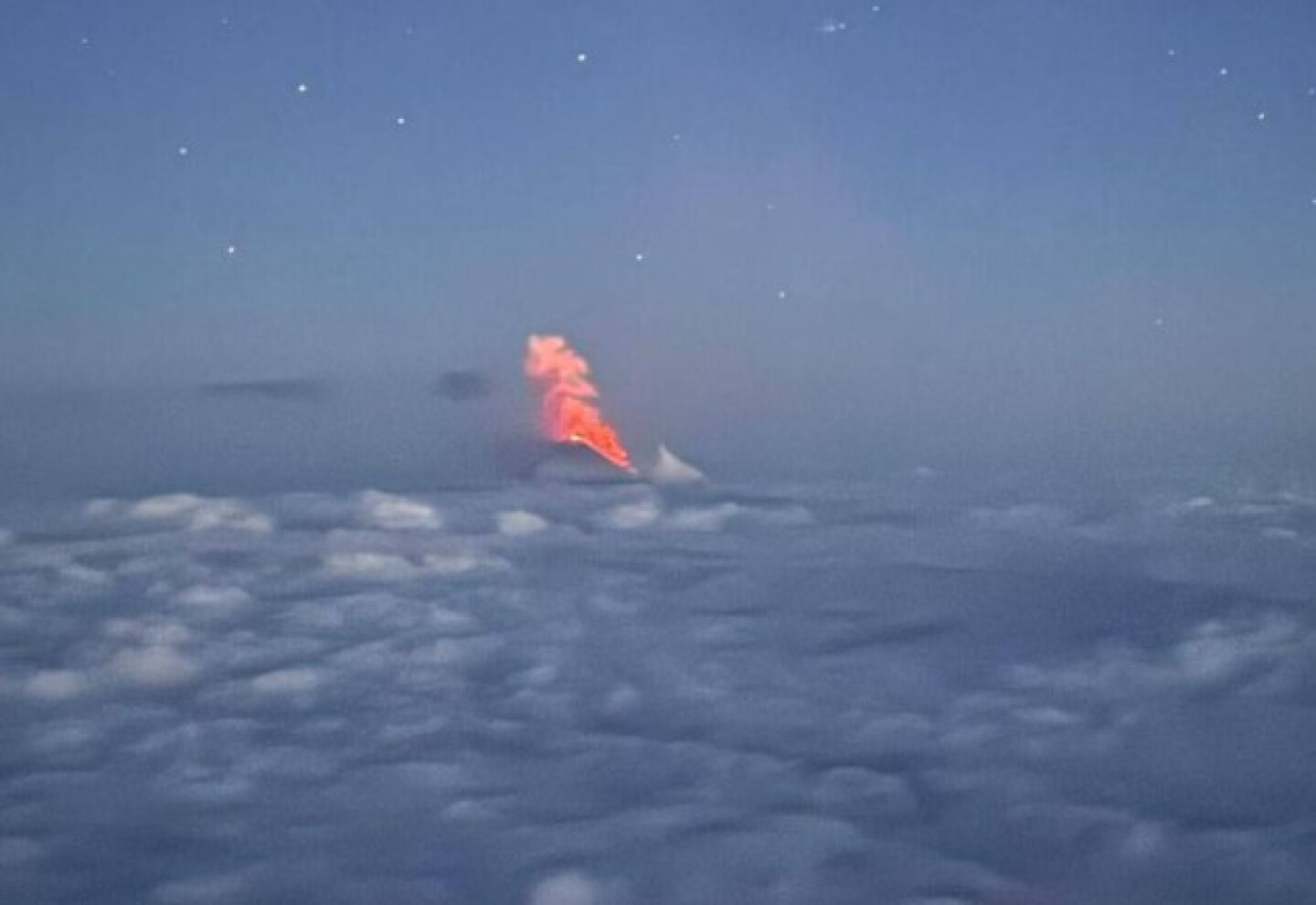 Entra en erupción el volcán más alto de Eurasia tras el terremoto de Rusia: "Gran luminosidad y explosiones" - EL PAÍS Uruguay