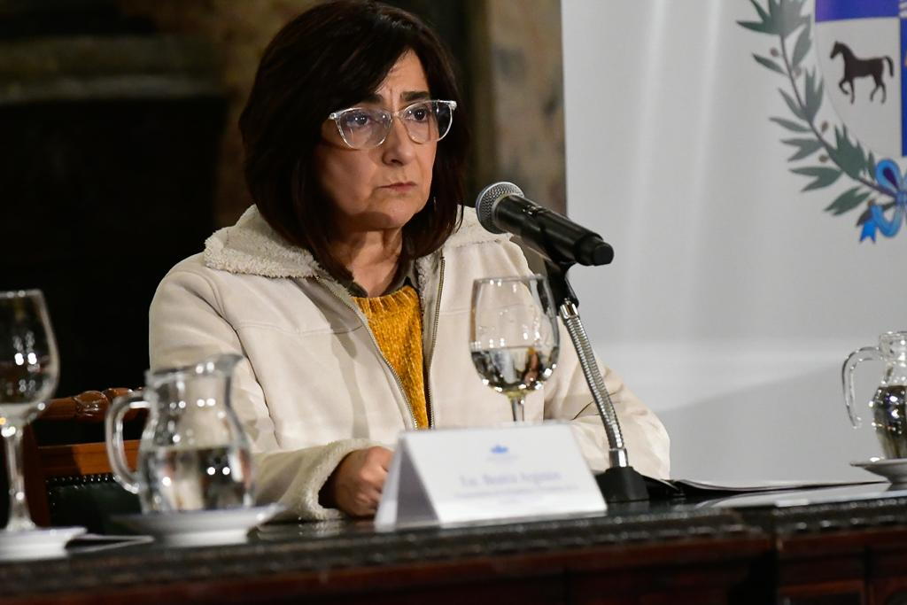 "Lamentamos la ausencia del señor presidente Luis Lacalle Pou" dijo Karina Tassino