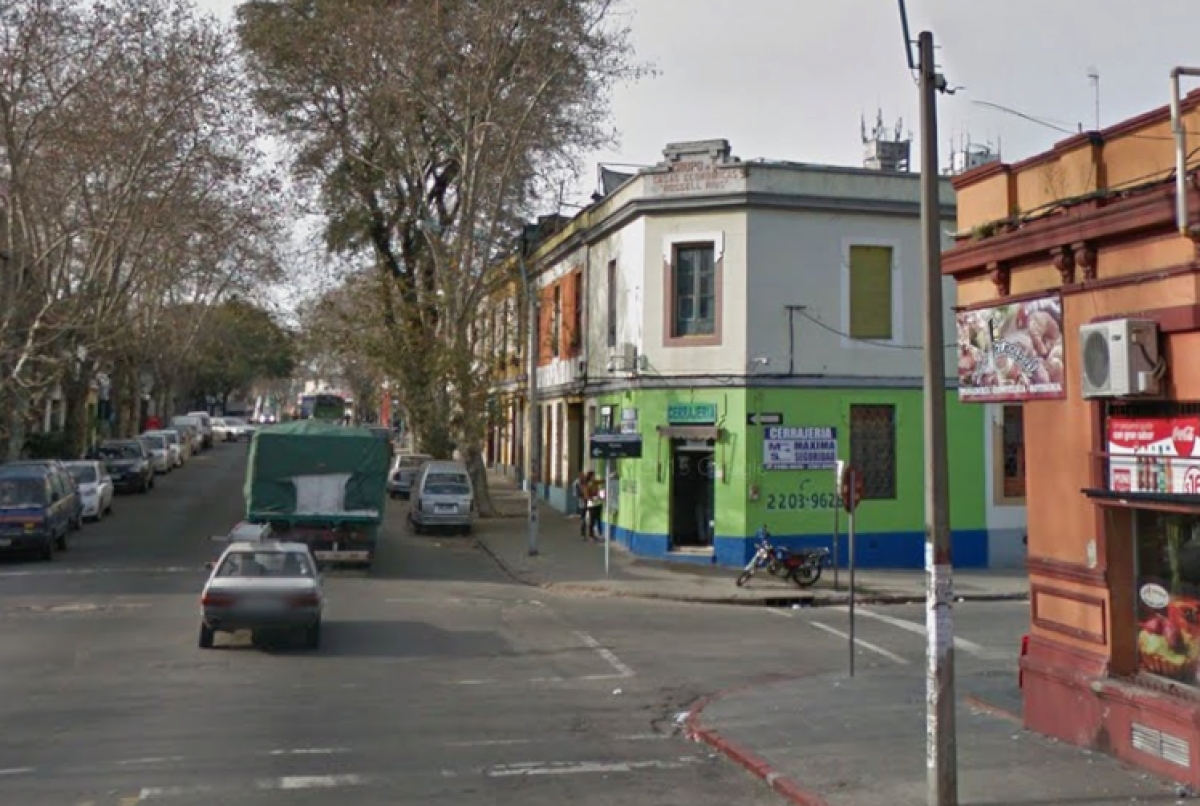 Esquina entre Rocha y Avenida Garibaldi.