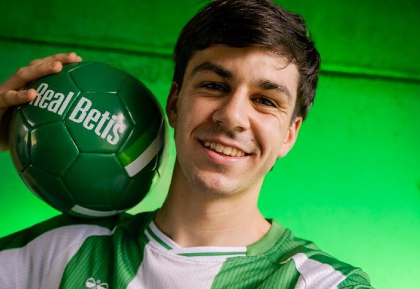 El Betis de España presentó a Gonzalo Petit.