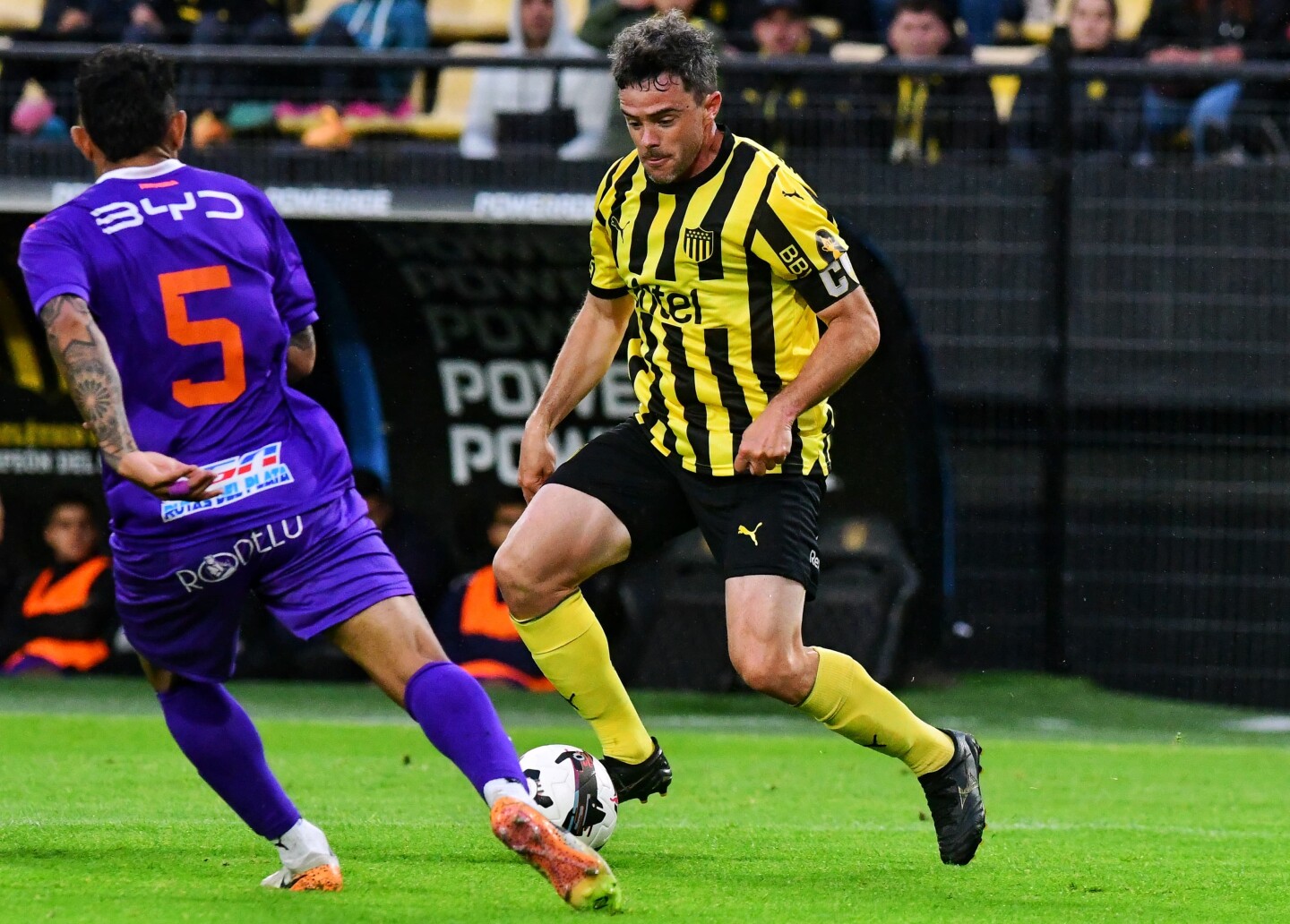 Lucas Hernández fue el capitán de Peñarol contra Defensor Sporting.