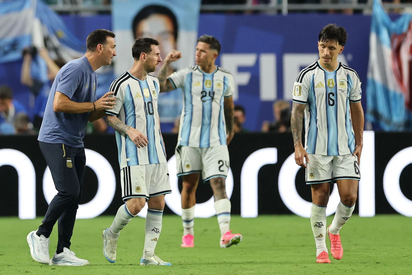 Webp Url La emoción de Scaloni por el tercer gol de Argentina ante Cabo Verde y ...