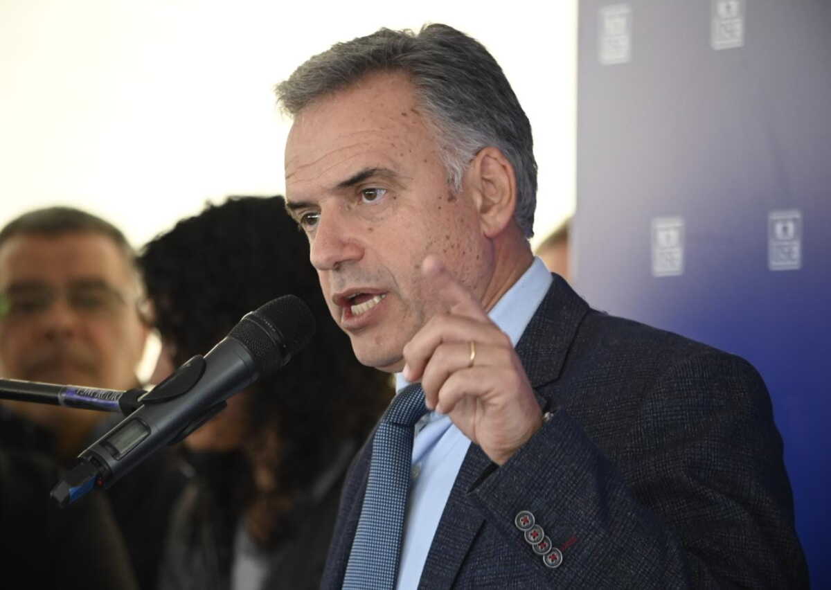 Yamandú Orsi y dirigentes políticos expresaron condolencias por los tres militares fallecidos en Fray Bentos