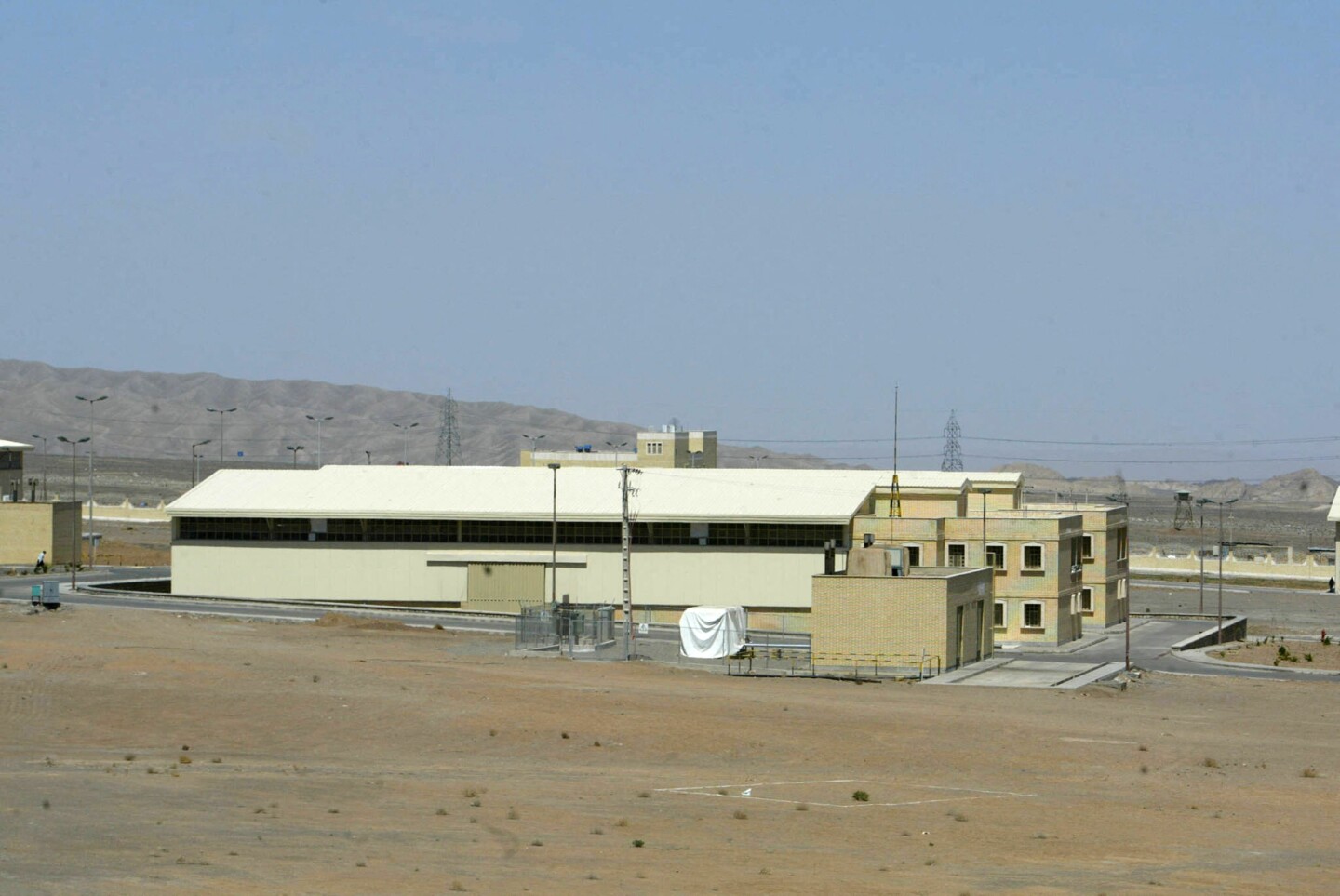 Una vista general del 30 de marzo de 2005 muestra el centro de investigación nuclear iraní de Natanz, a 270 km al sur de Teherán.