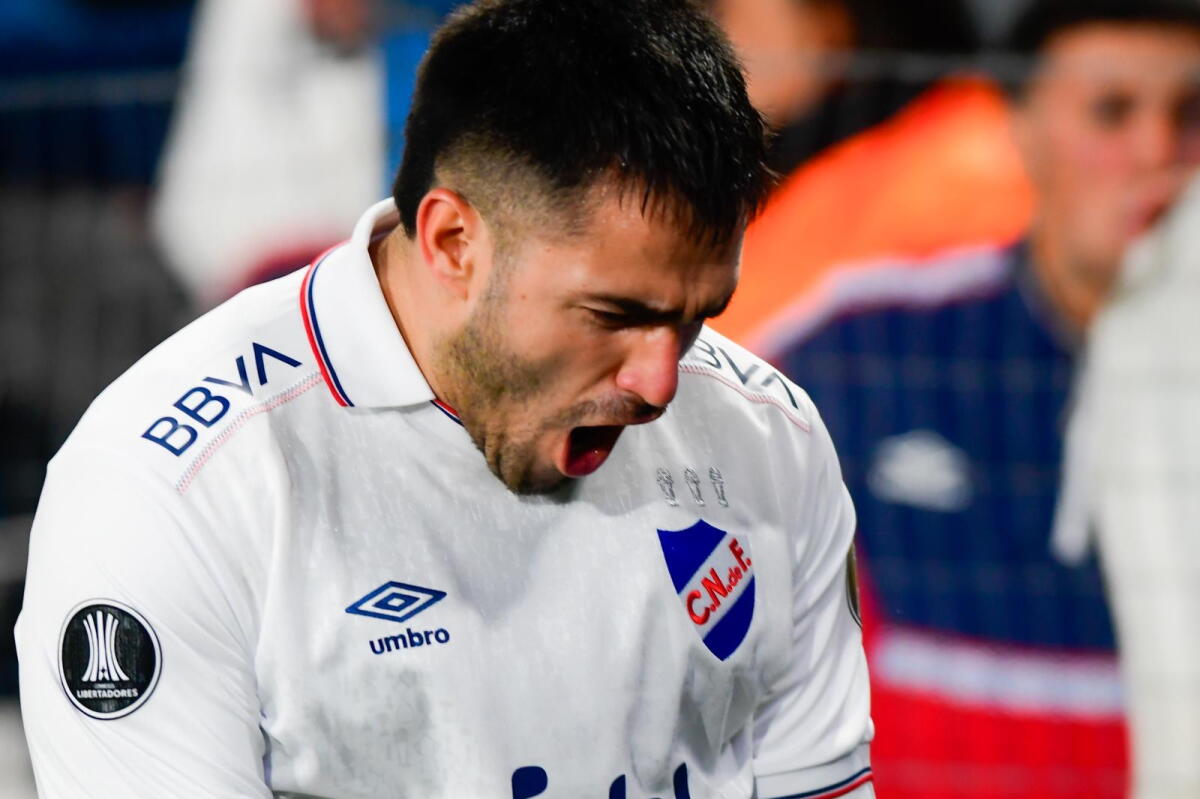 Maximiliano Gómez celebra el gol que marcó en el partido entre Nacional y Coquimbo Unido.