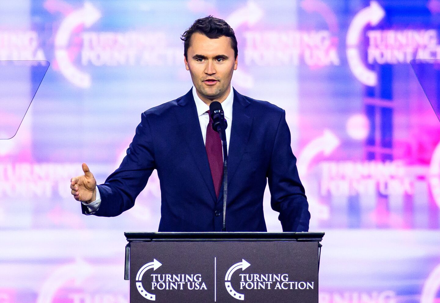 El joven activista de derecha e influencer Charlie Kirk, un importante aliado del presidente Donald Trump, fue asesinado a tiros el 10 de septiembre de 2025.