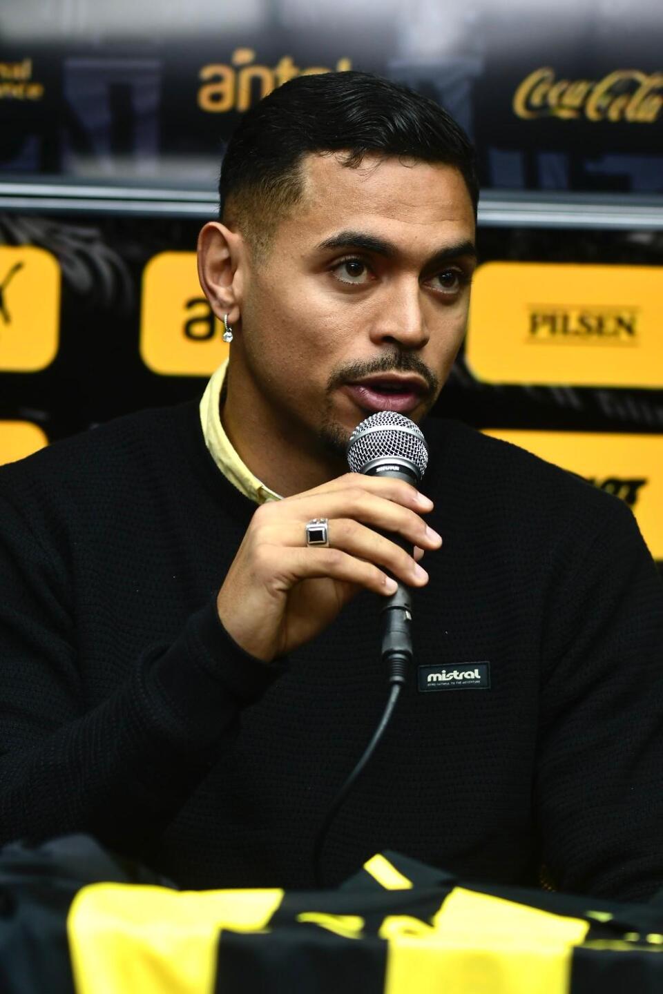 Presentación oficial de Emanuel Gularte en Peñarol