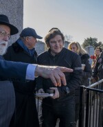 Milei deja un mensaje en la tumba del rabino Schneeerson en su breve visita a Nueva York