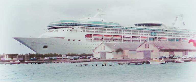 Rhapsody of the Seas de la línea Royal Caribbean.