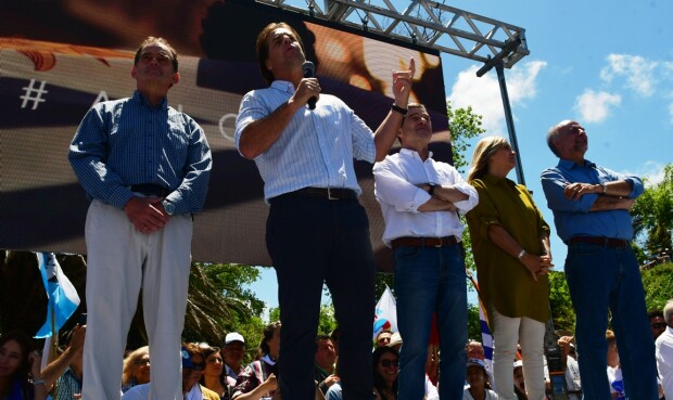 Guido Manini Ríos, Luis Lacalle Pou, Ernesto Talvi, Beatriz Argimón y Pablo Mieres: socios de la coalición de gobierno