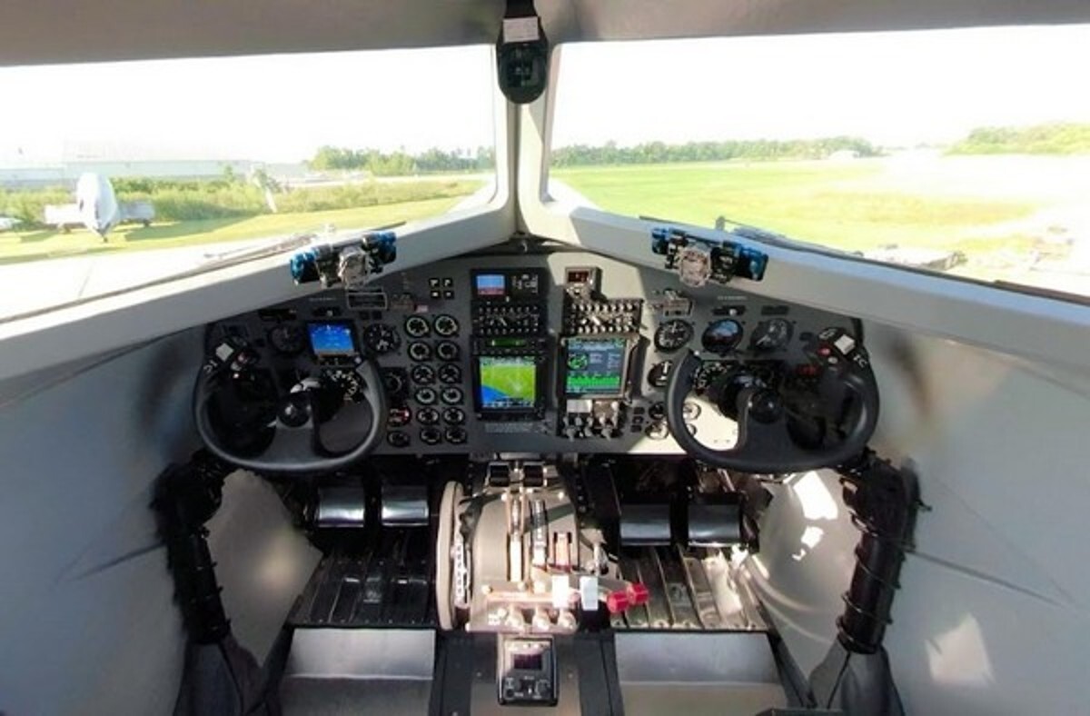 Interior de un Basler BT-67.