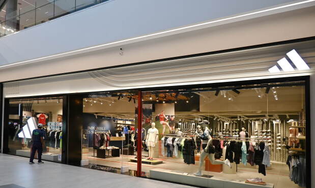 adidas shopping atlantico.jpg