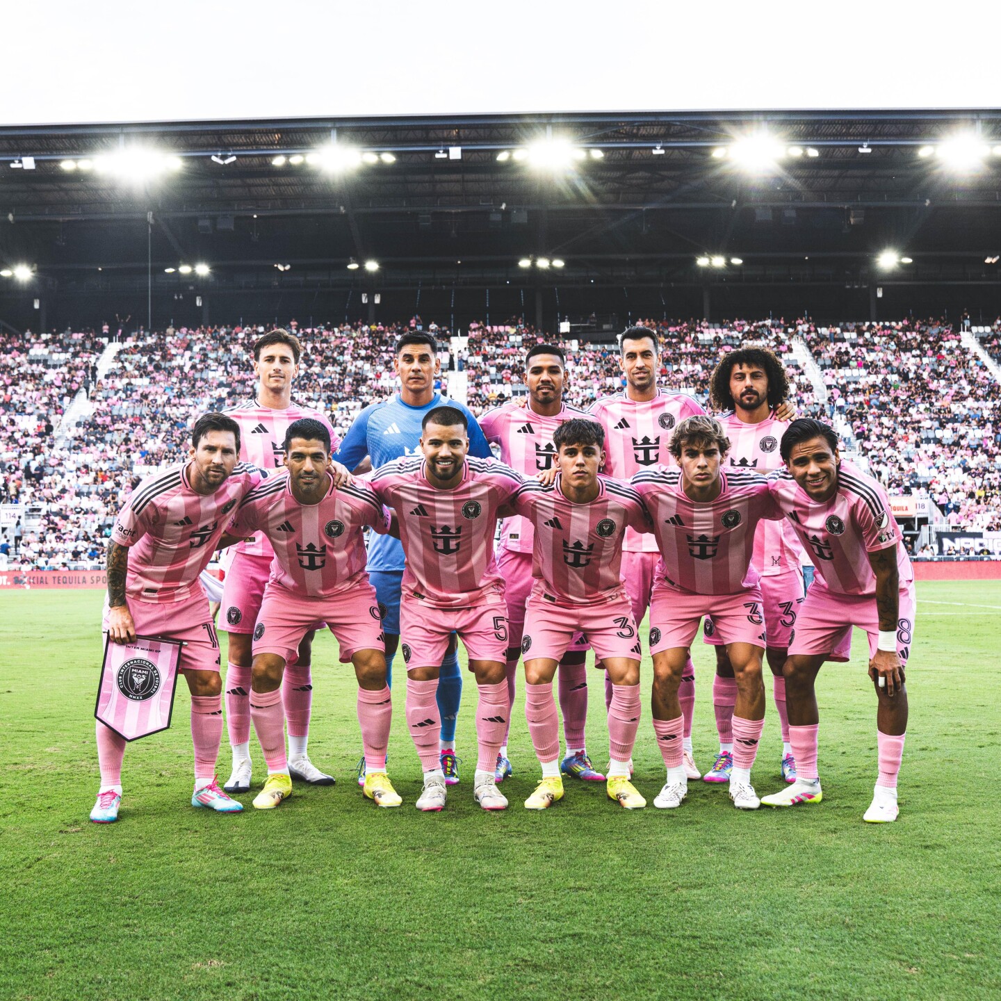 Maxi Falcón junto con Lionel Messi y Luis Suárez en el once inicial del Inter Miami.