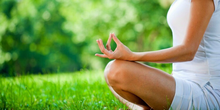 estrés y ansiedad meditación yoga