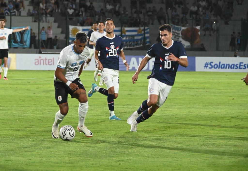 Luciano Rodríguez en el amistoso entre Uruguay y Paraguay Sub 23.