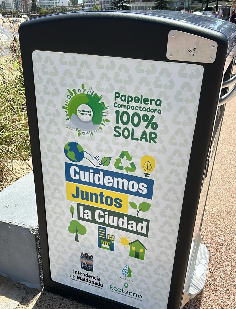 Papelera compactadora Maldonado