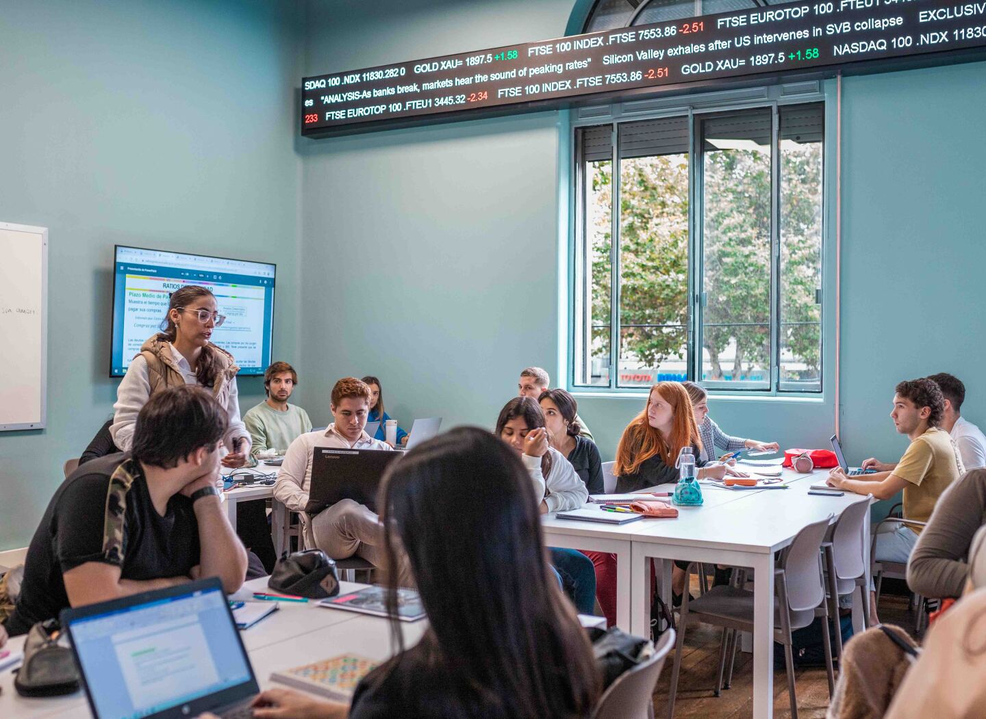 09_23 Clase Business Lab.jpg
