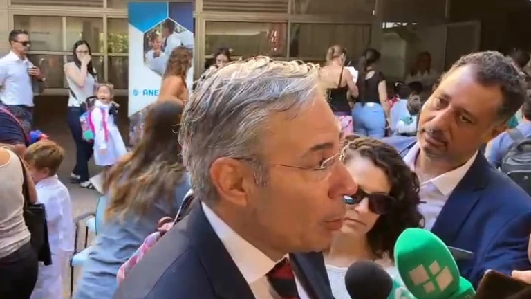 Robert Silva en primer día de clases