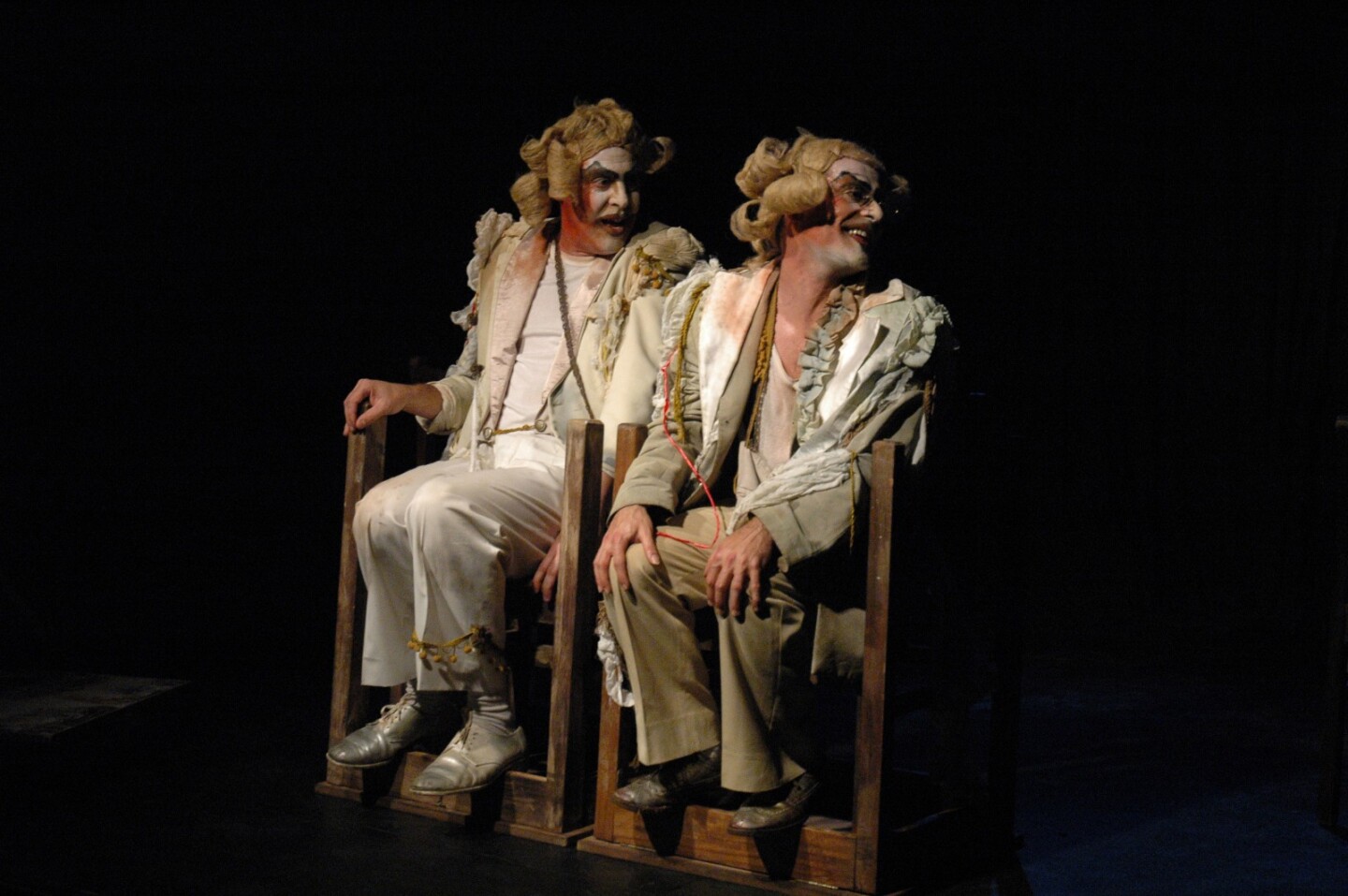 Pinocho Routin y Pitufo Lombardo interpretando los personajes del espectáculo "Murga Madre".
