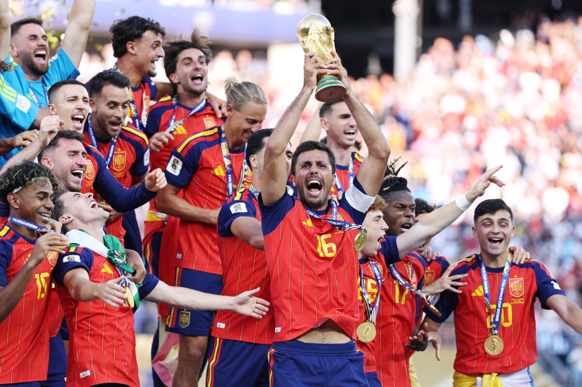 La celebración de España con la copa por haber ganado el Mundial.