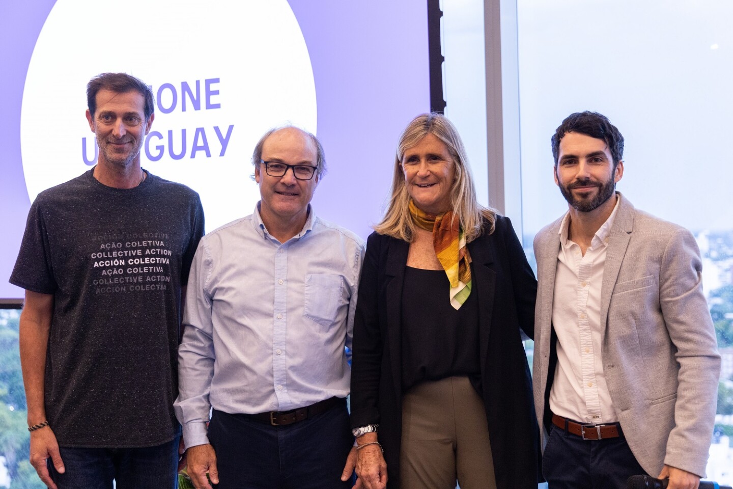 Martín Armand Ugón y Rodrigo Lagomarsino de Danone Uruguay junto a Bebo Glod, Director Ejecutivo Sistema B Uruguay y Virginia Suarez, presidenta Sistema B Uruguay.