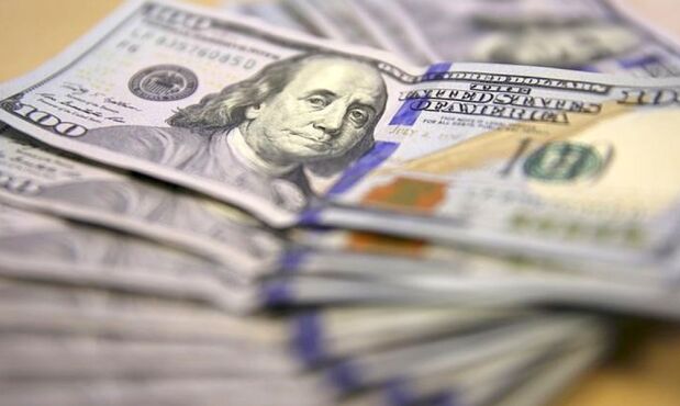 El dólar en Uruguay cotizó prácticamente estable en el mes, mientras en Brasil bajó 3,17% y en Argentina subió 1,25%. Foto: Archivo El País