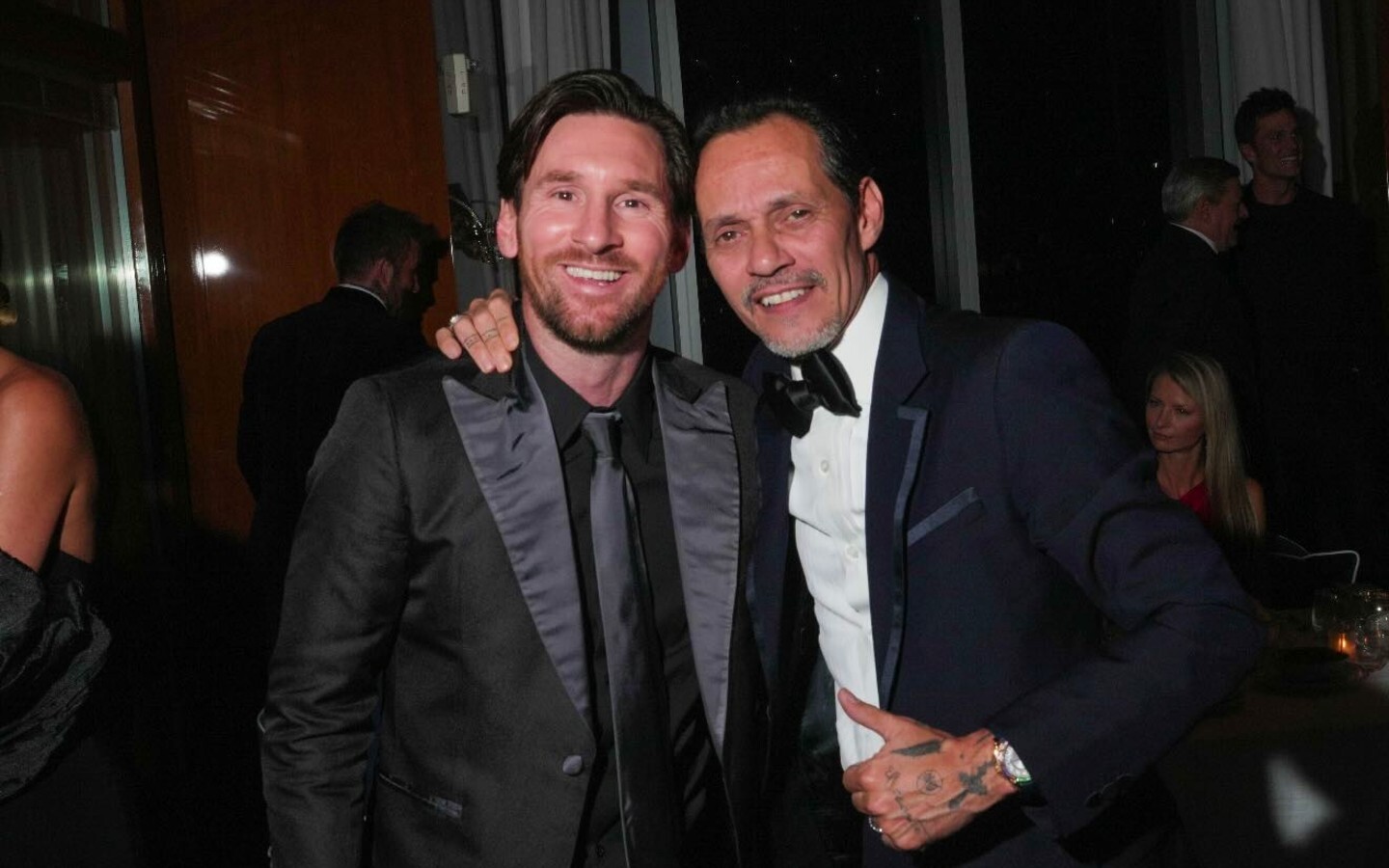 Lionel Messi junto a Marc Anthony en el cumpleaños de David Beckham.