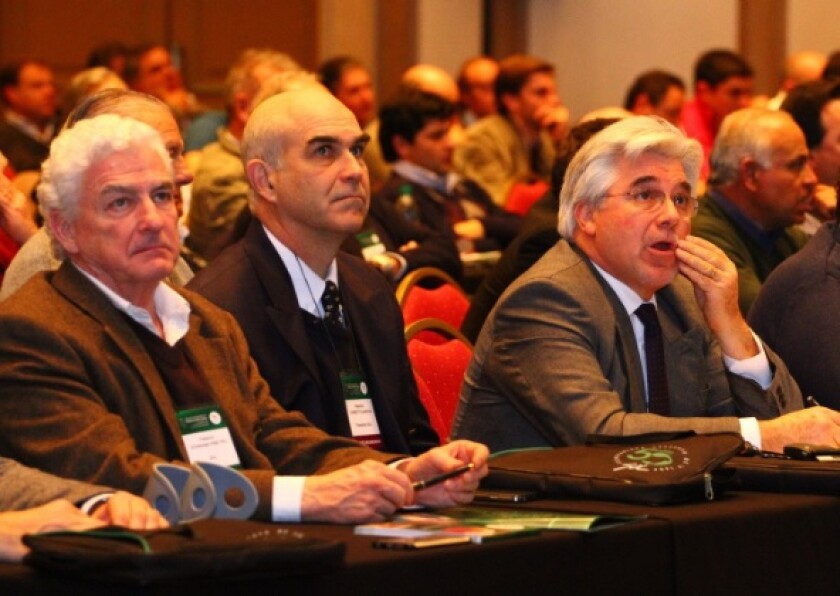 Federico Stanham, presidente de INAC; Alejandro Gambetta, presidente del SUL; Tabaré Aguerre, ministro de Ganadería, Agricultura y Pesca. Foto: SUL.