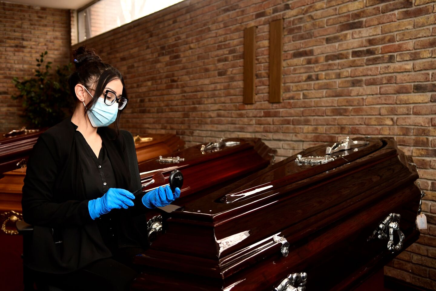 Selene Gutiérrez se dedica a la tanatoestética