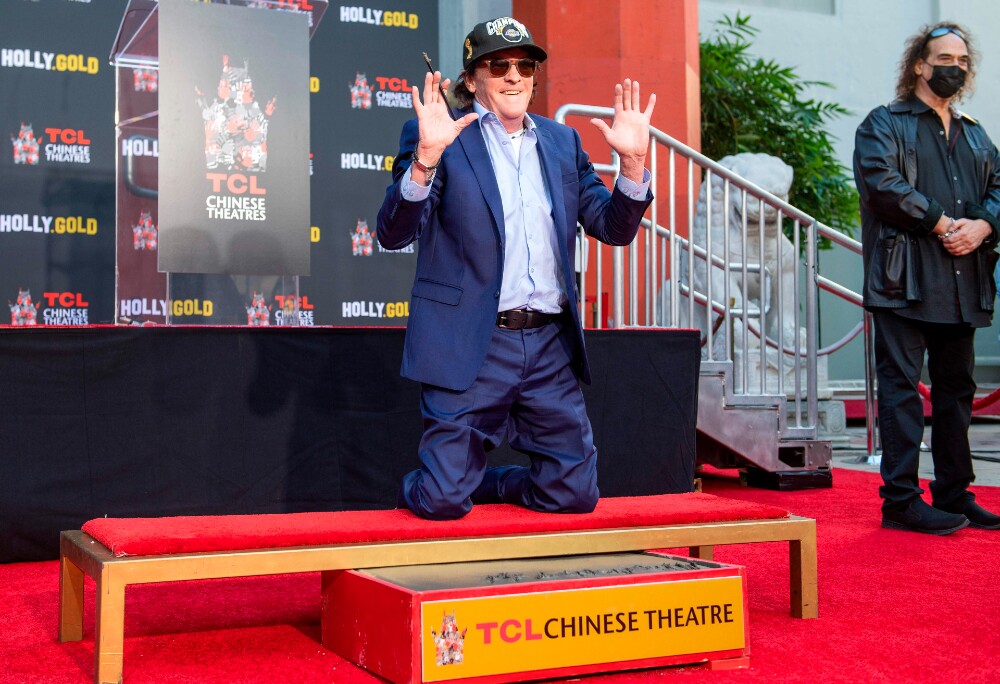 Michael Madsen dejó sus huellas frente al Teatro Chino de Hollywood. Foto: AFP