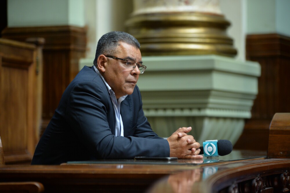 Martín Less