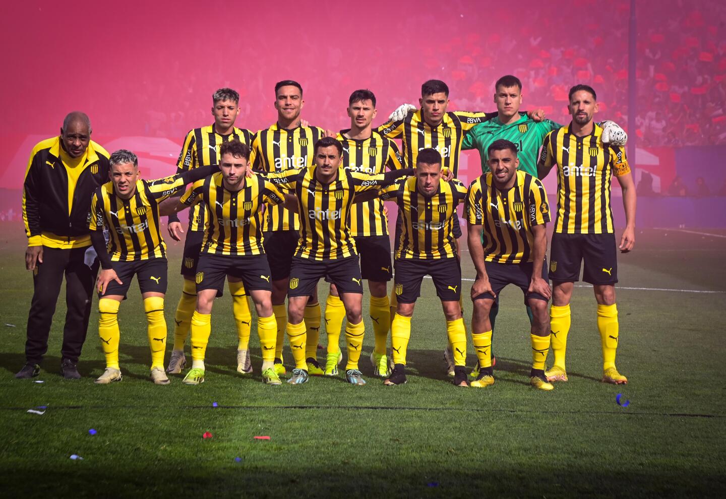 peñarol visitando el parque central por la sexta del clusura frente a nacional