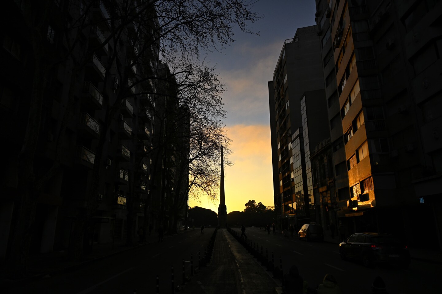 Amanecer en el Obelisco, el 18 de julio de 2025