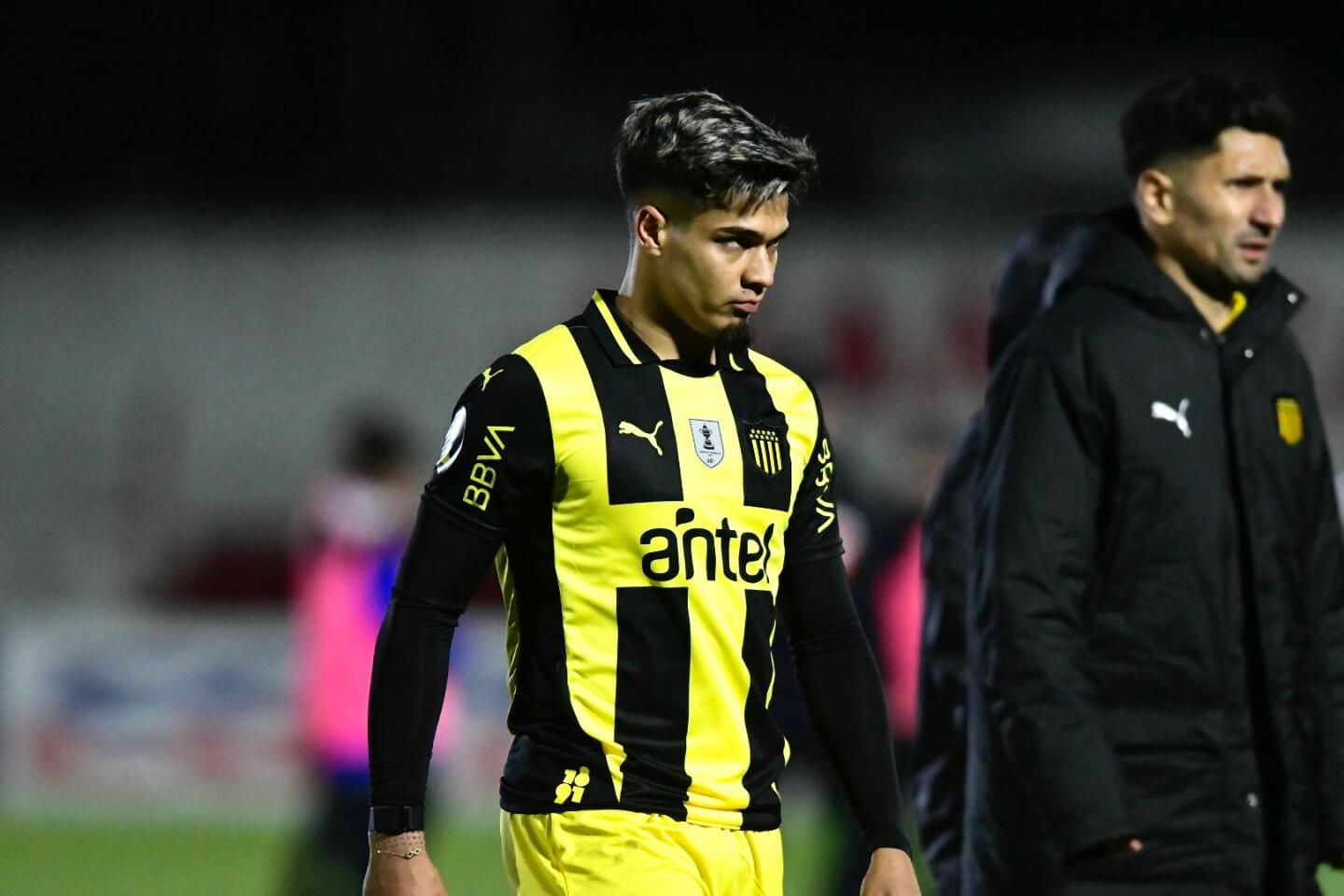 Matías Arezo al término del partido entre Boston River y Peñarol.